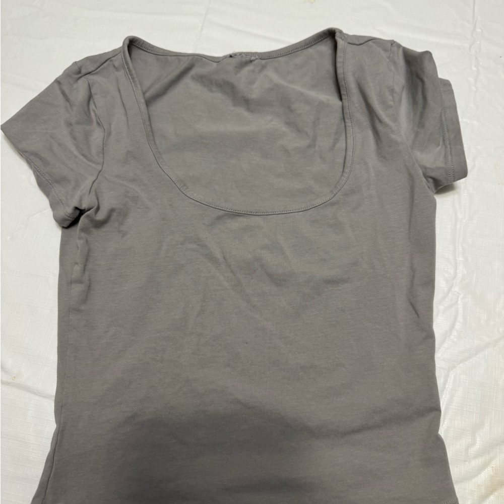 H&M Gray Short Sleeve Tee XS